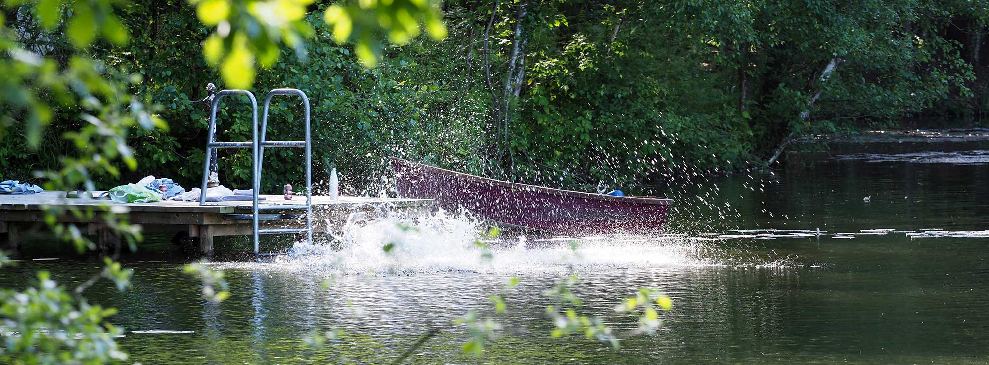 Barefoot and Bower Lakeside Yurts, glamping in May Hill, Forest of Dean, Gloucestershire, Mayhill camping and retreat